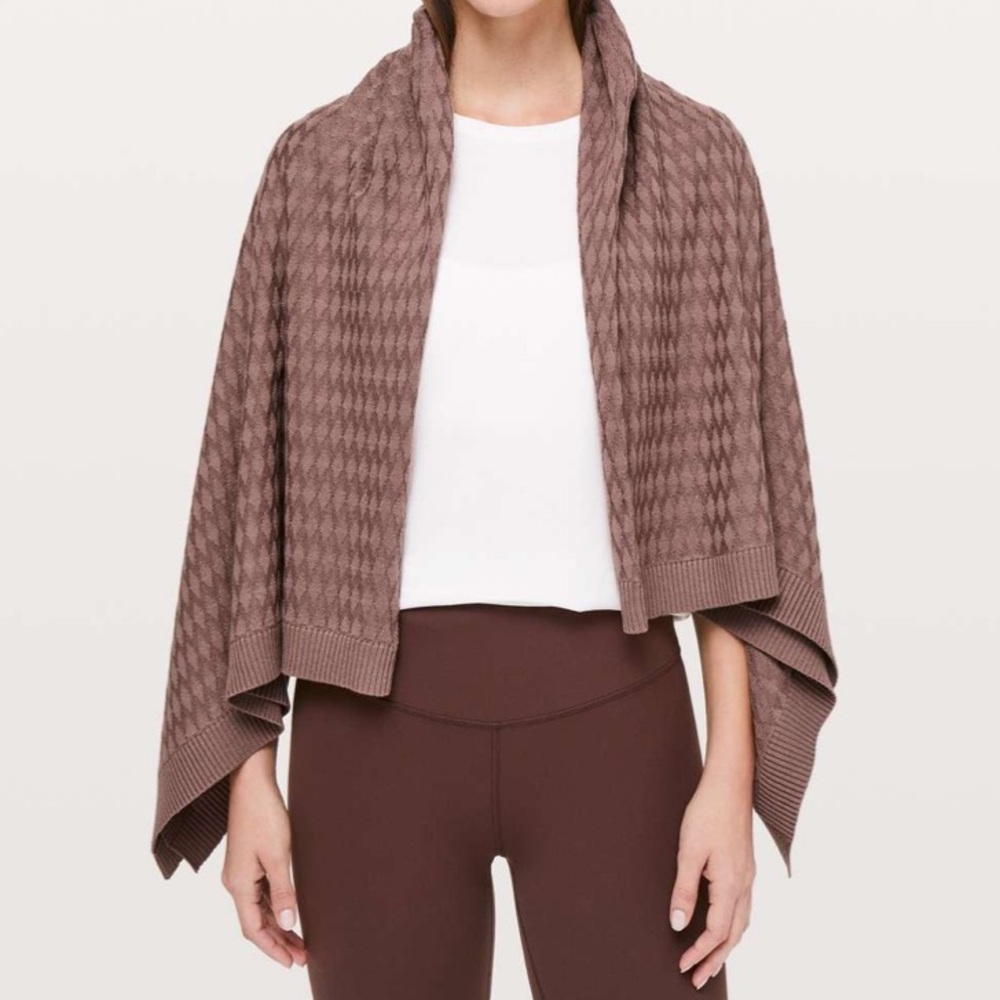 Lululemon Divinity Poncho Shawl Wrap NWT OS - Picture 4 of 16